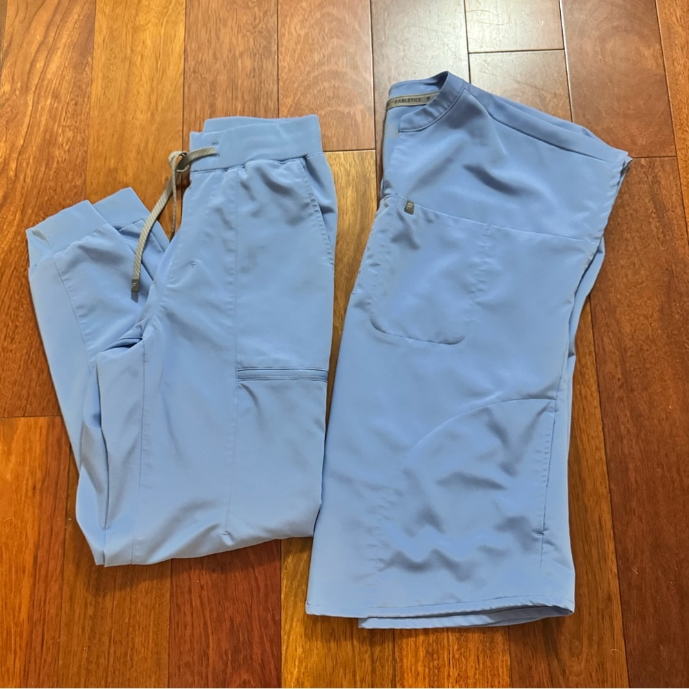 FABLETICS Ceil Blue Scrub Set
